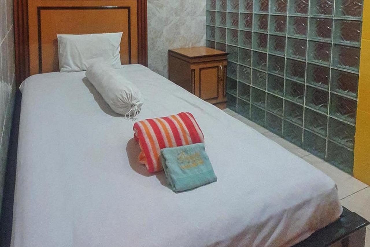 Homestay Gayatri Sawojajar Near Univ Negeri Malang Kampus 2 Mitra Reddoorz Экстерьер фото